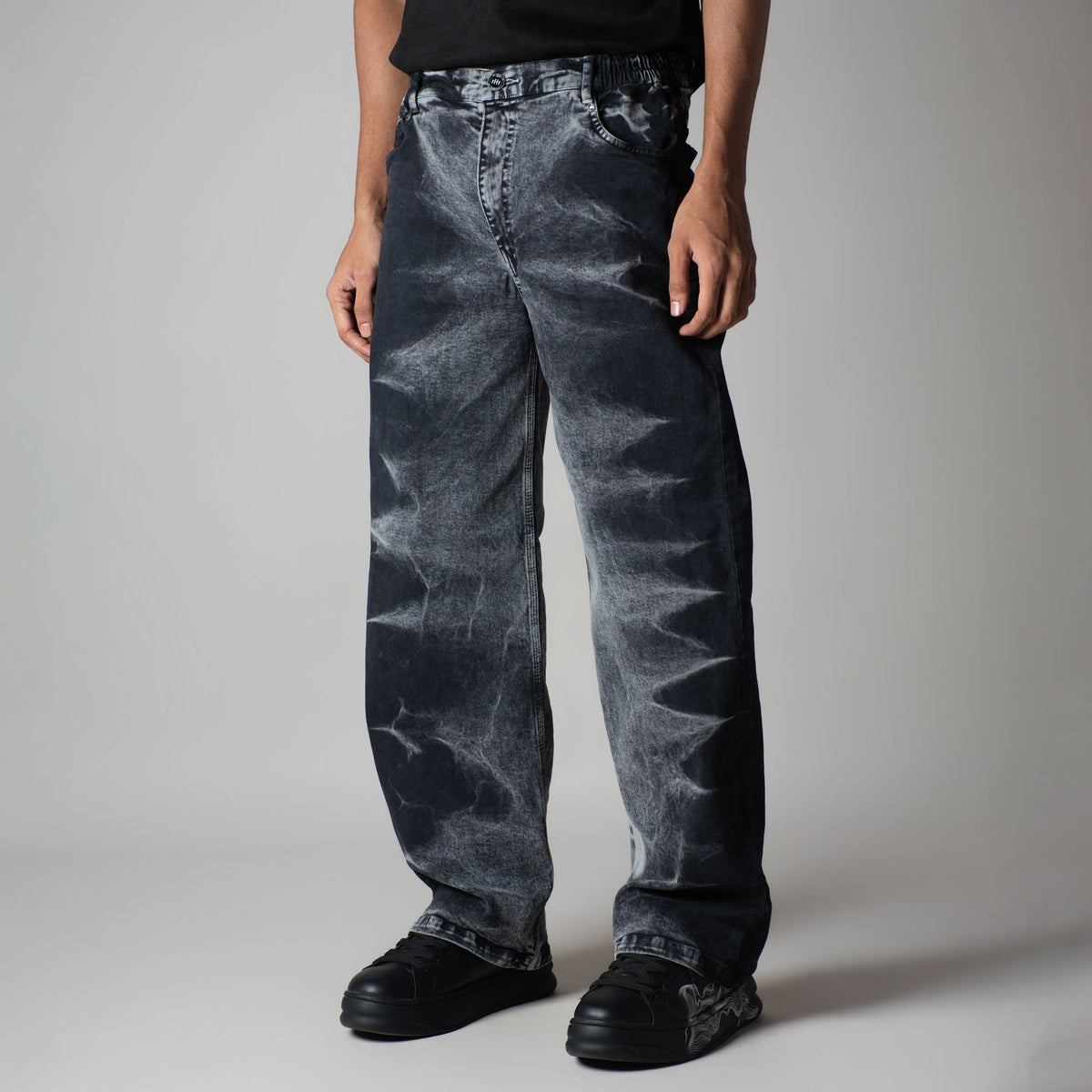 BLACK BLIZZARD WASH DENIM