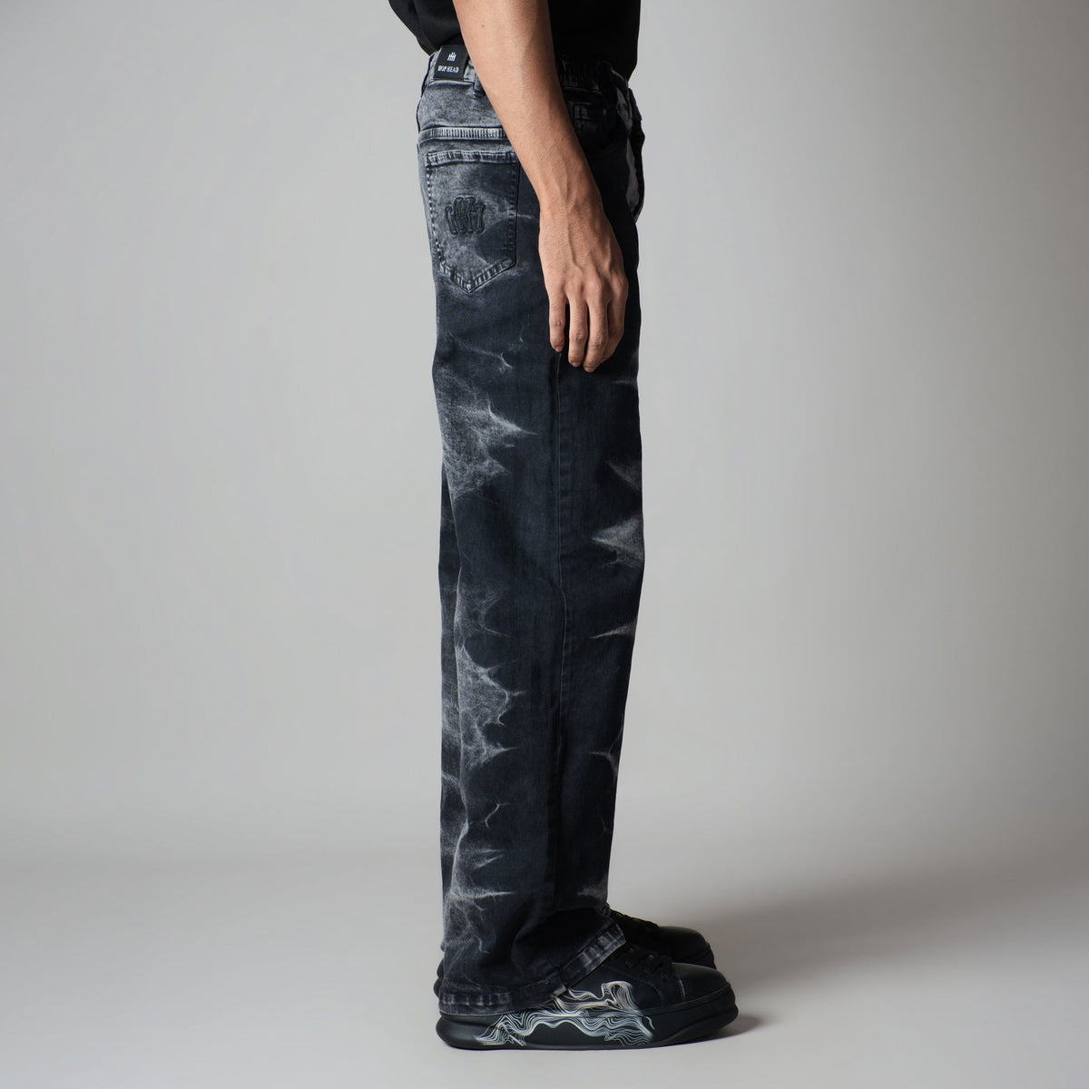 BLACK BLIZZARD WASH DENIM