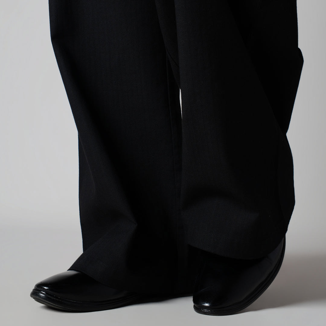 BLACK TEXTURED LINEN TRAVEL PANTS