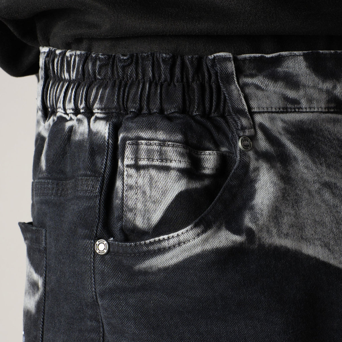 BLACK VOID WASH DENIM