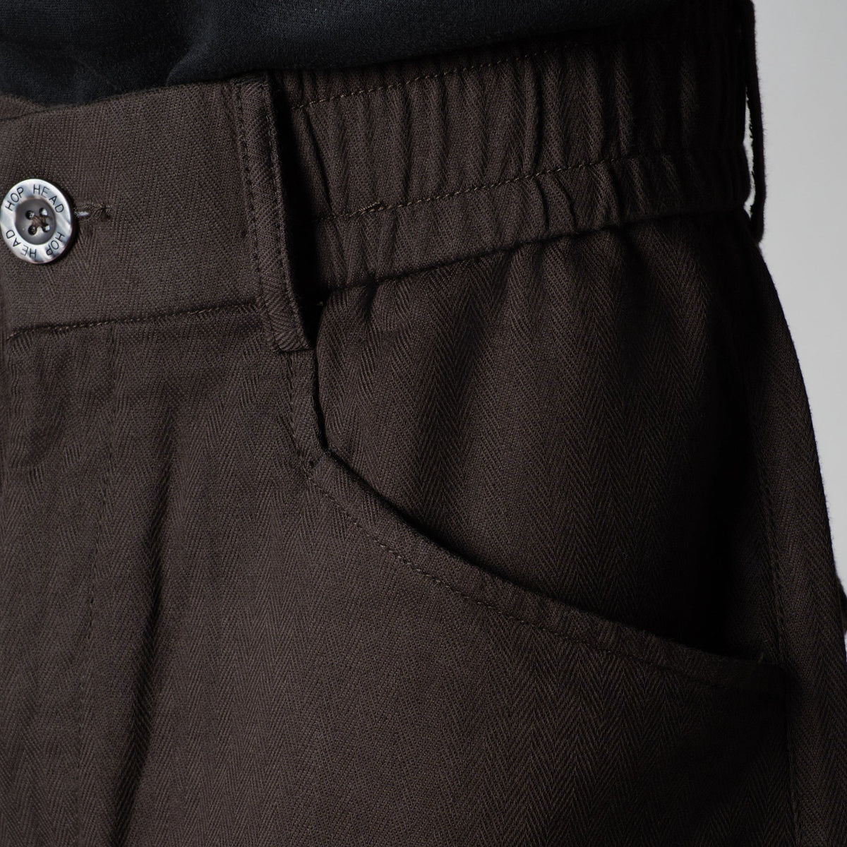 COFFEE BROWN VERTICAL LINE SOFTMOVE LINEN PANTS