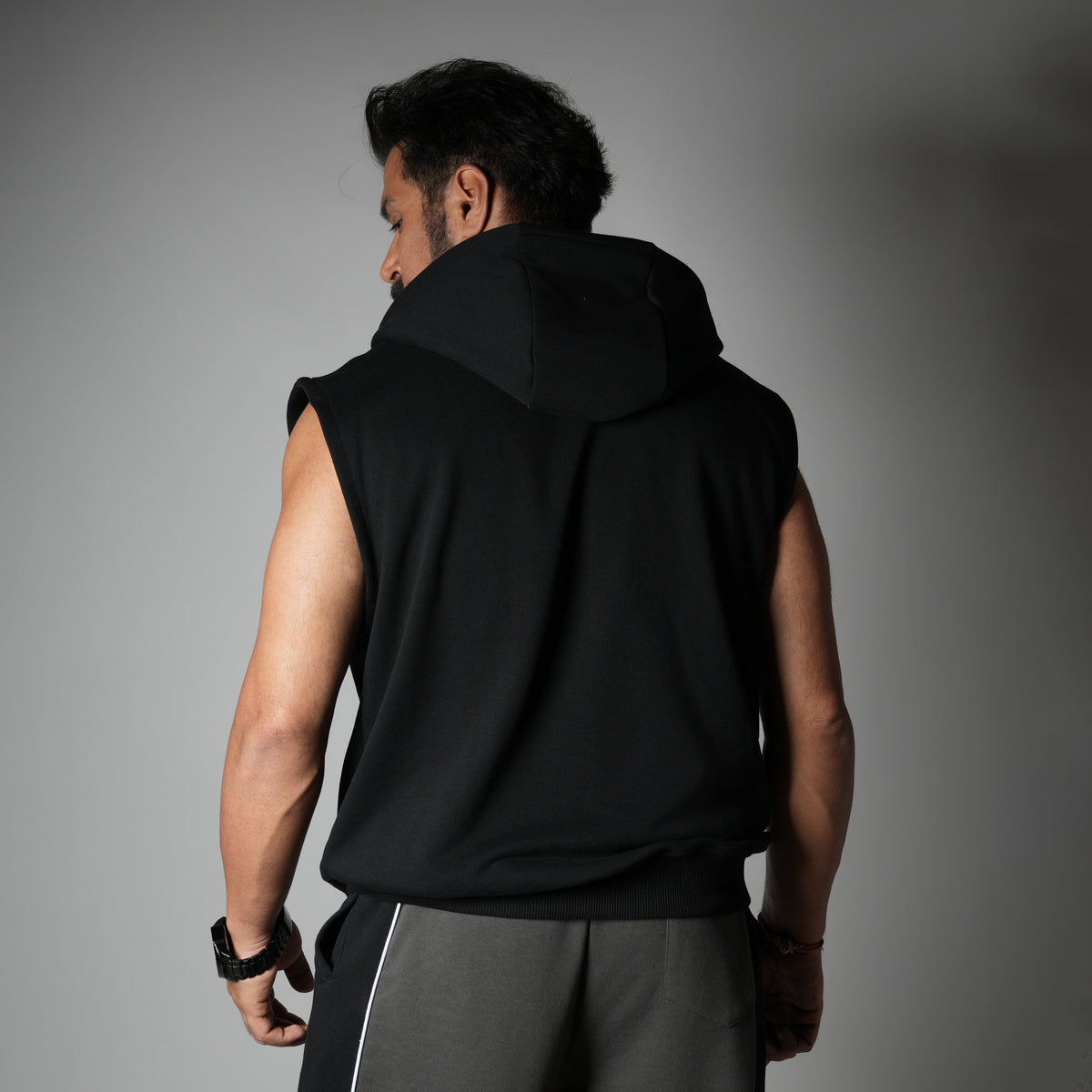BLACK AXIS SLEEVELESS HOODIE