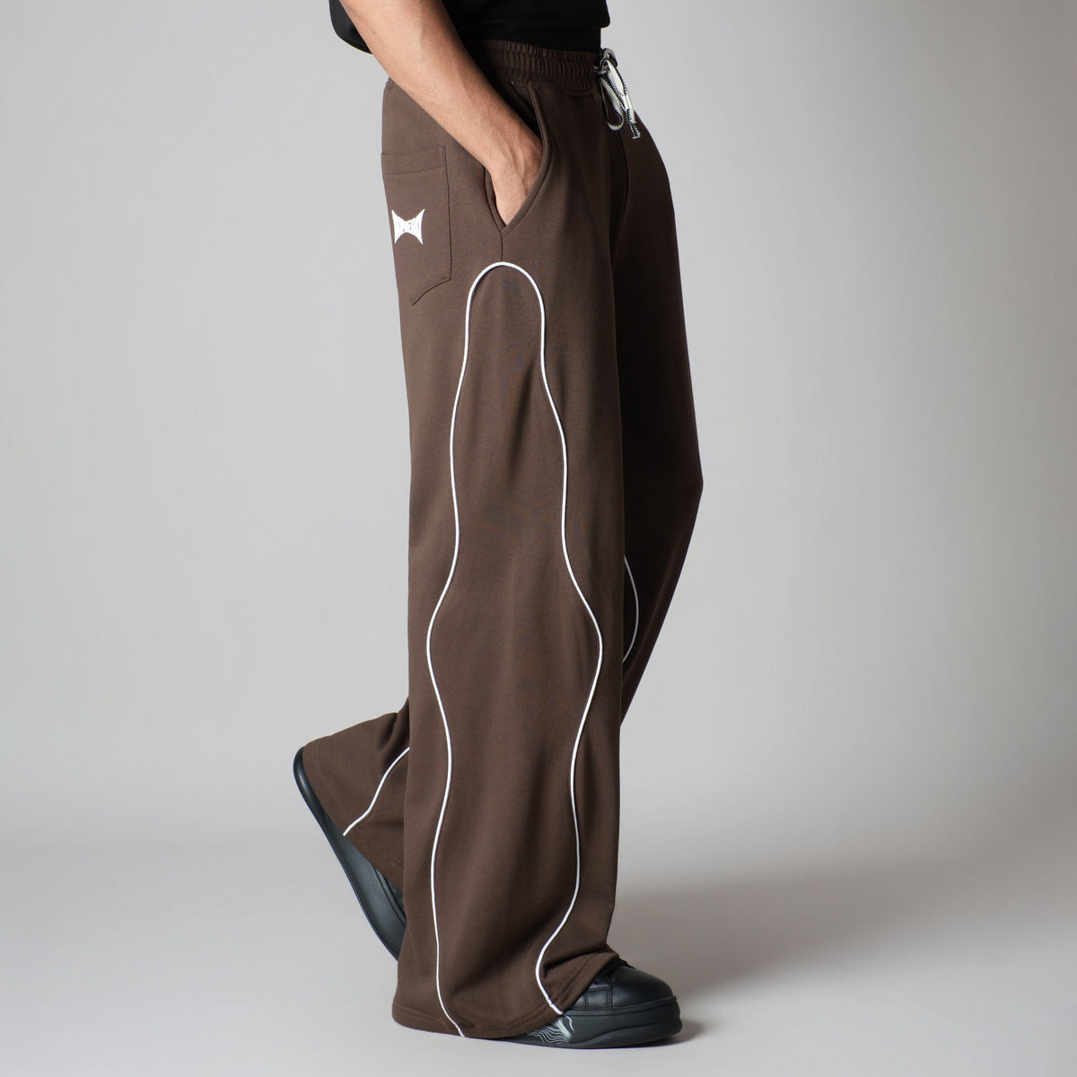 BROWN WAVY EDGE SWEATPANT