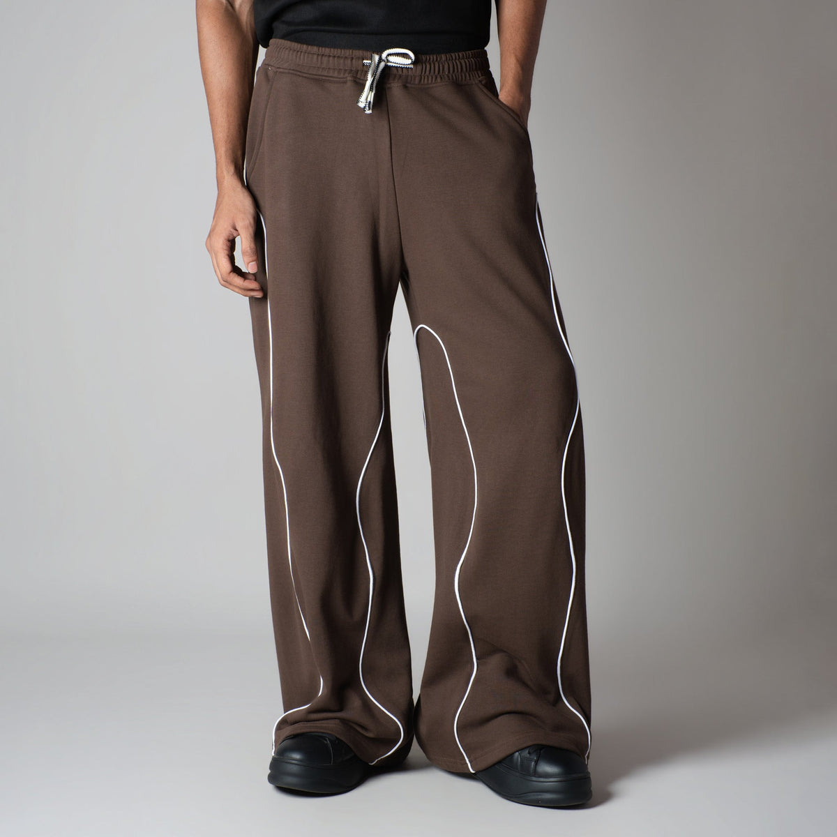 BROWN WAVY EDGE SWEATPANT