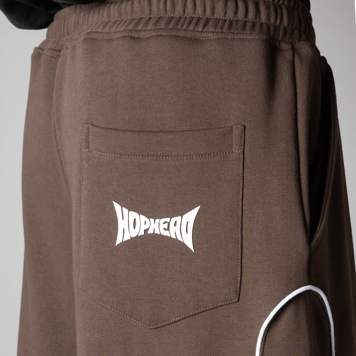 BROWN WAVY EDGE SWEATPANT