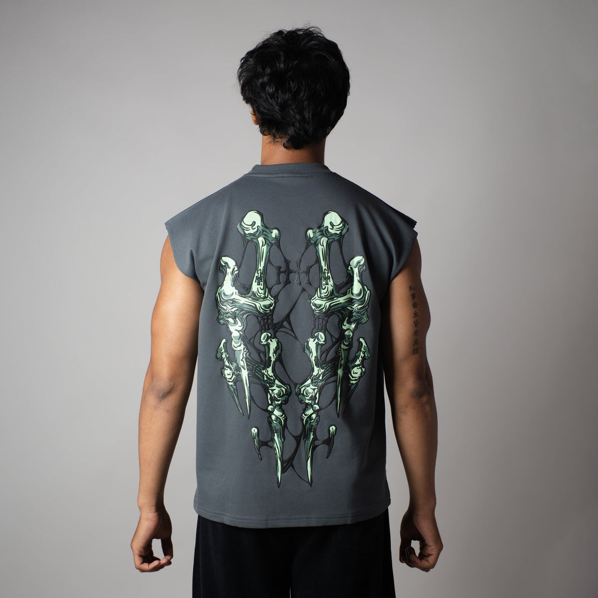 CHARCOAL BONE GRAPHIC SLEEVELESS T-SHIRT