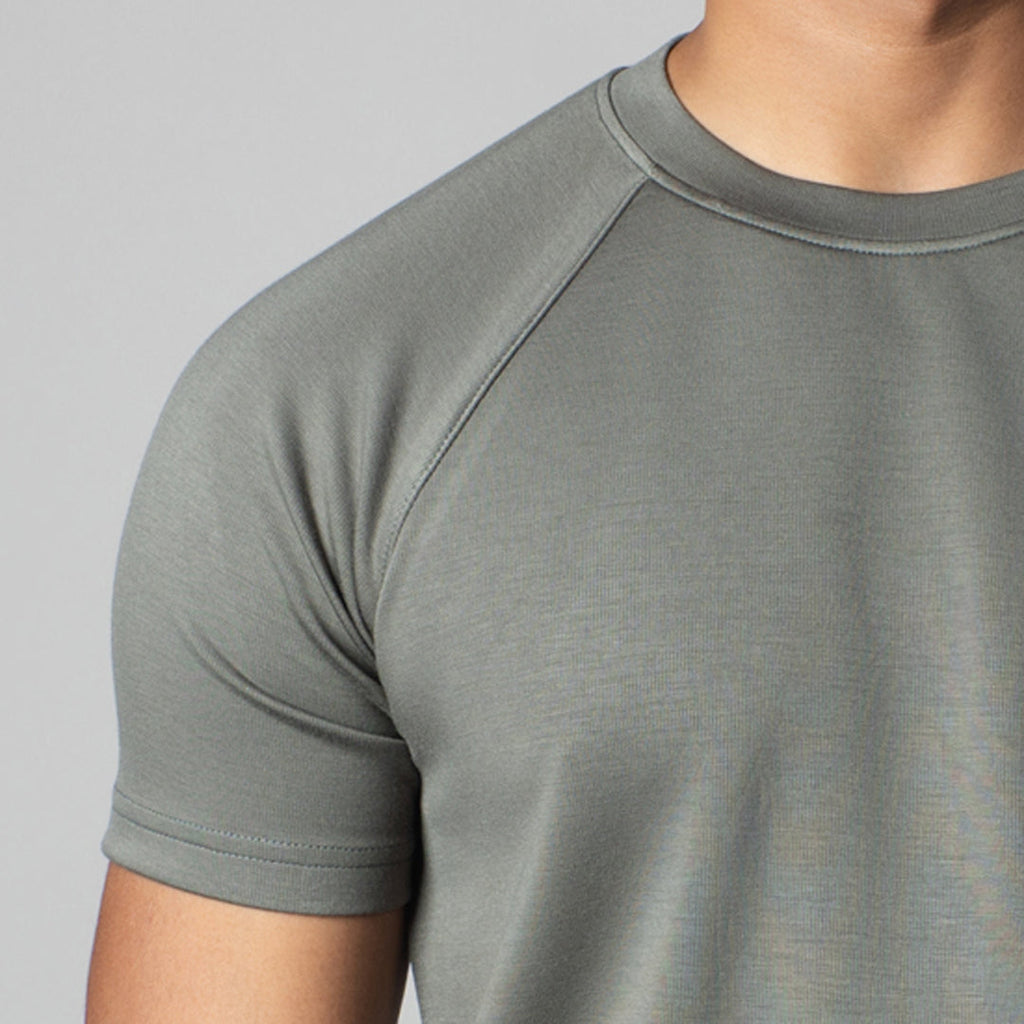 OLIVE SIGNATURE RAGLAN T-SHIRT