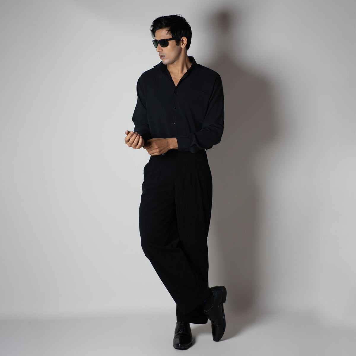 BLACK ESSENTIAL SUEDE LUXE SHIRT
