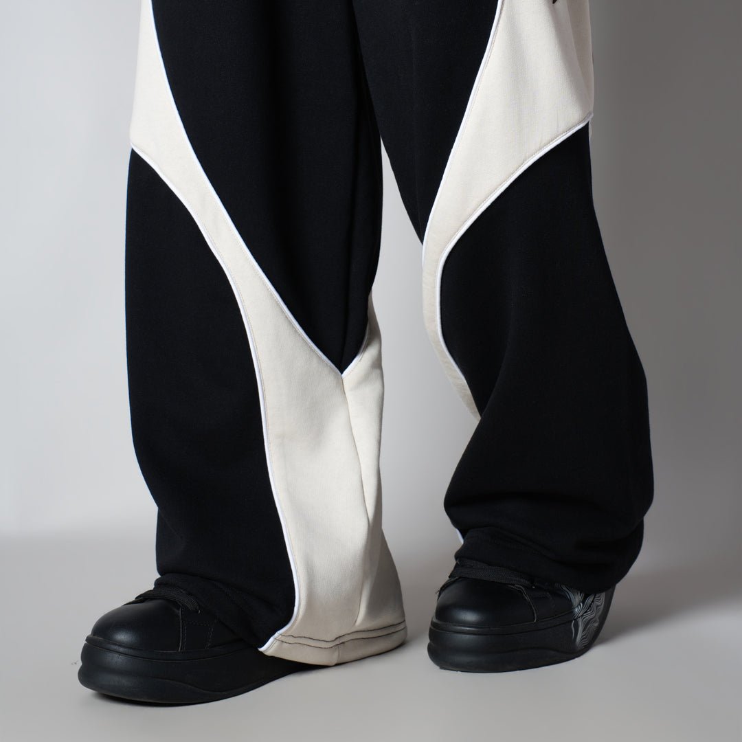 BLACK HALF CIRCLE SWEATPANT
