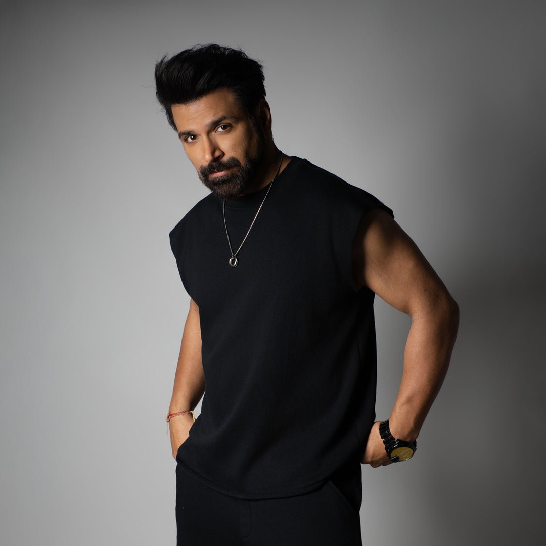 BLACK SLEEVELESS RAW EDGE TSHIRT