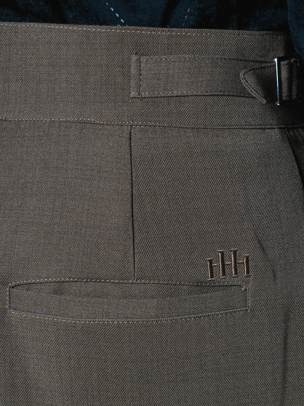 BROWN DOUBLE PLEAT STRAIGHT FIT TROUSER