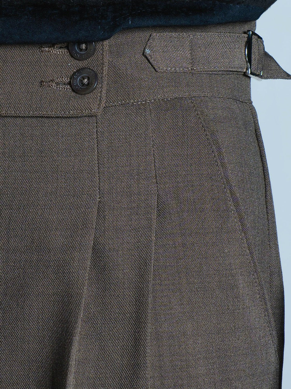 BROWN DOUBLE PLEAT STRAIGHT FIT TROUSER