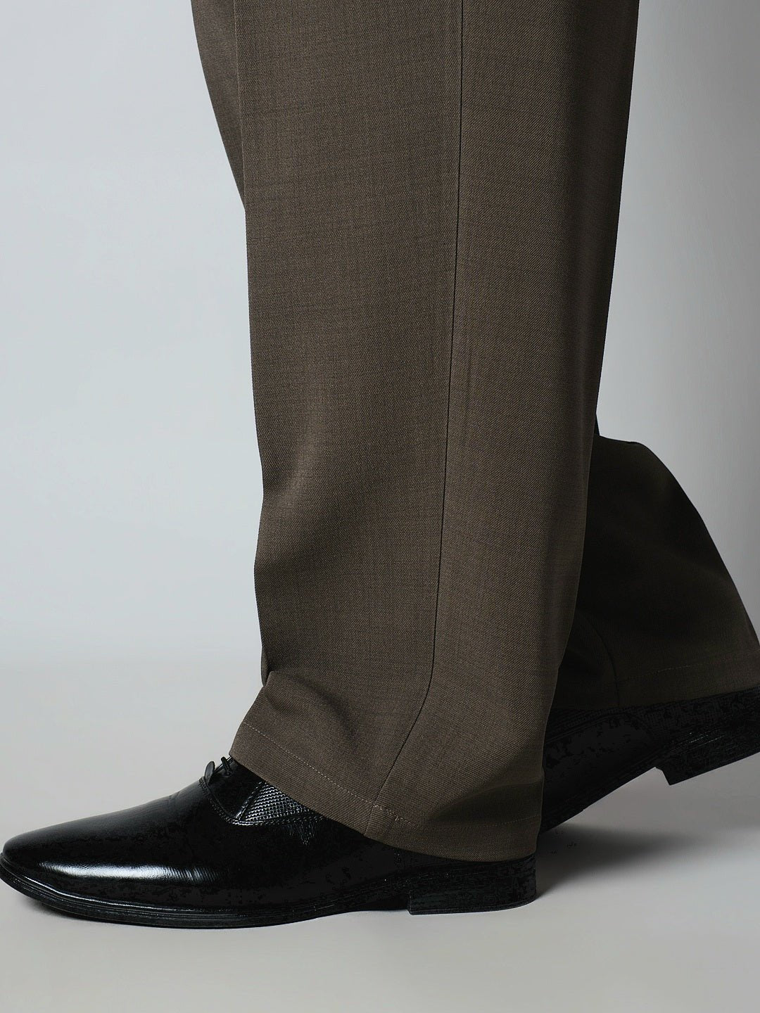 BROWN DOUBLE PLEAT STRAIGHT FIT TROUSER