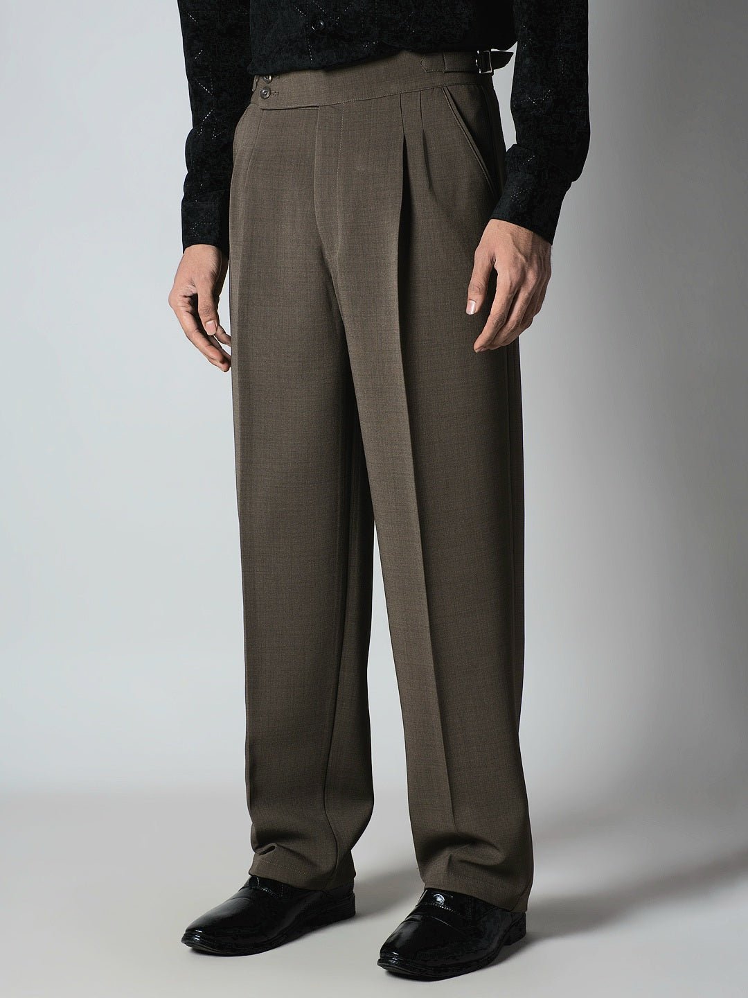 BROWN DOUBLE PLEAT STRAIGHT FIT TROUSER