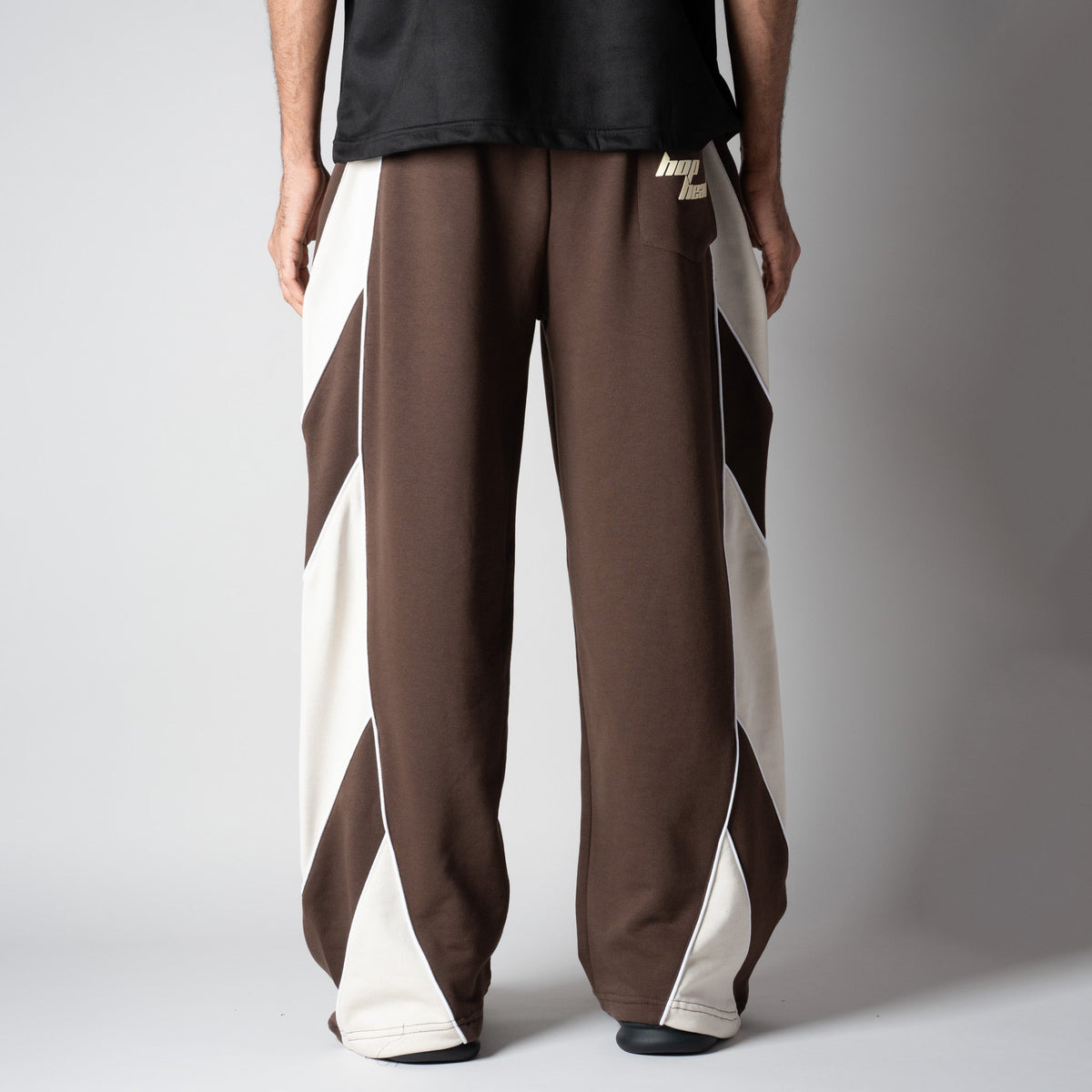 BROWN DOWNWARD ARROW SWEATPANT