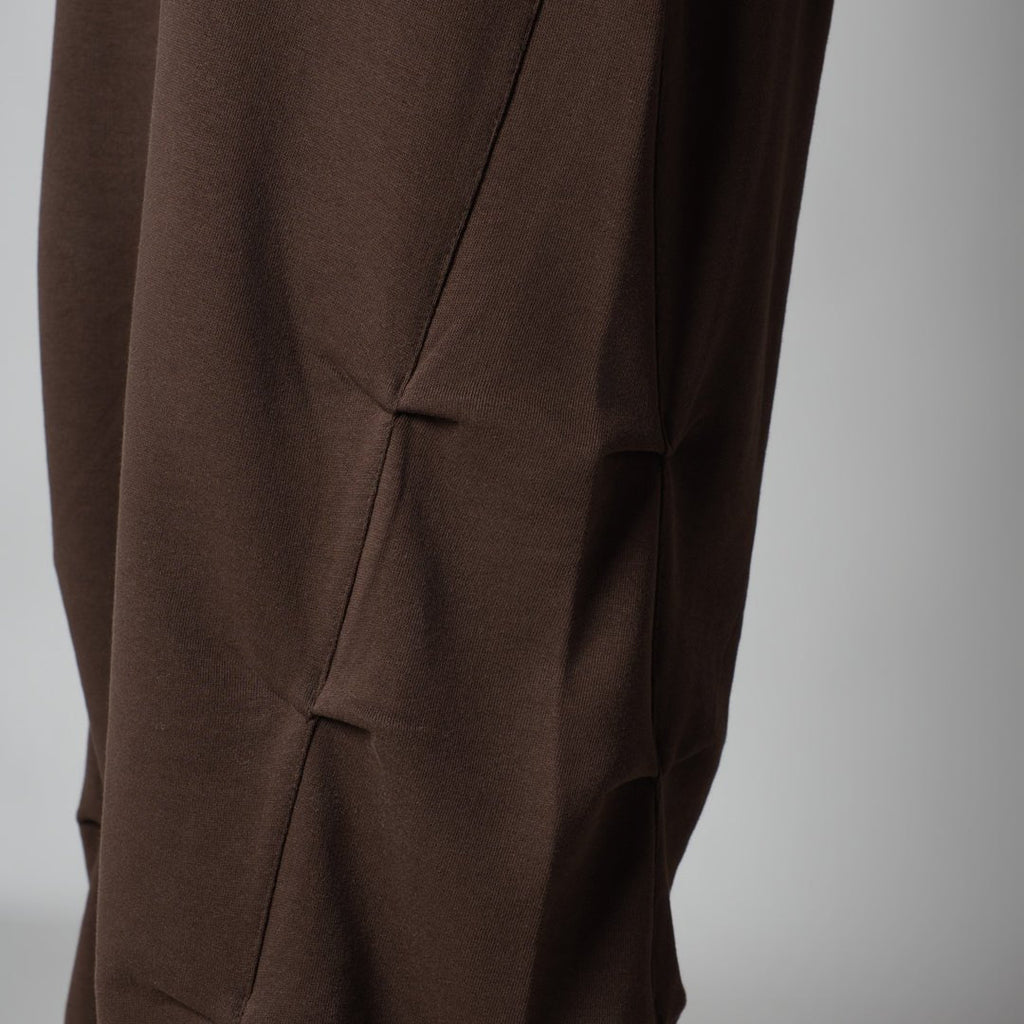 BROWN FIVE TUCKS SWEATPANTS
