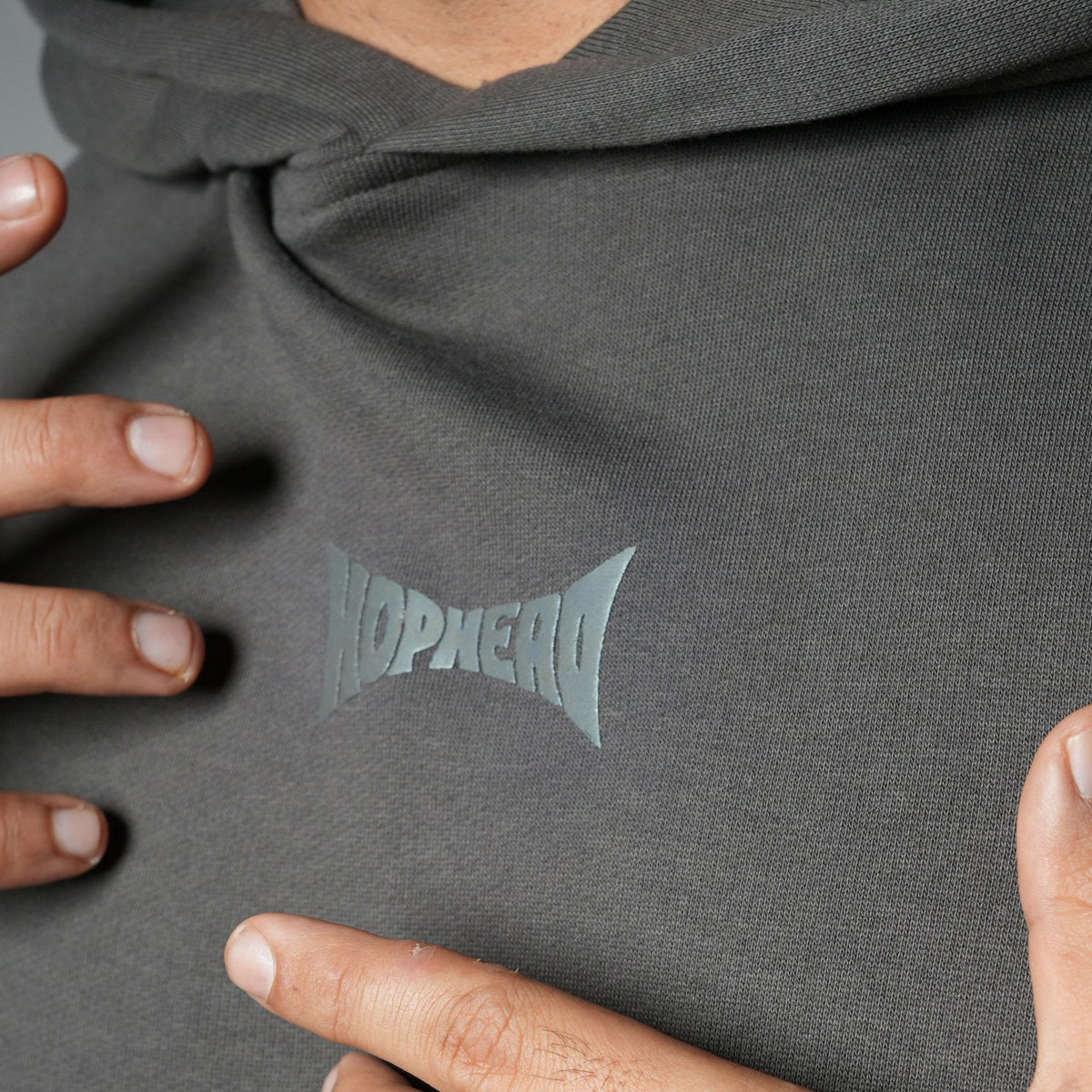 CHARCOAL AXIS SLEEVELESS HOODIE