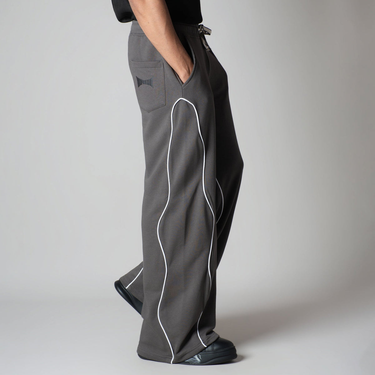 CHARCOAL WAVY EDGE SWEATPANT