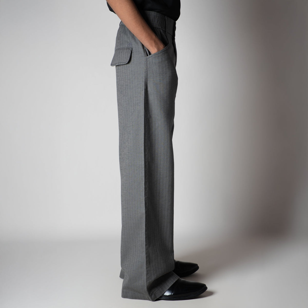 GREY SOFTMOVE VERTICAL LINE SIGNATURE LINEN  PANTS