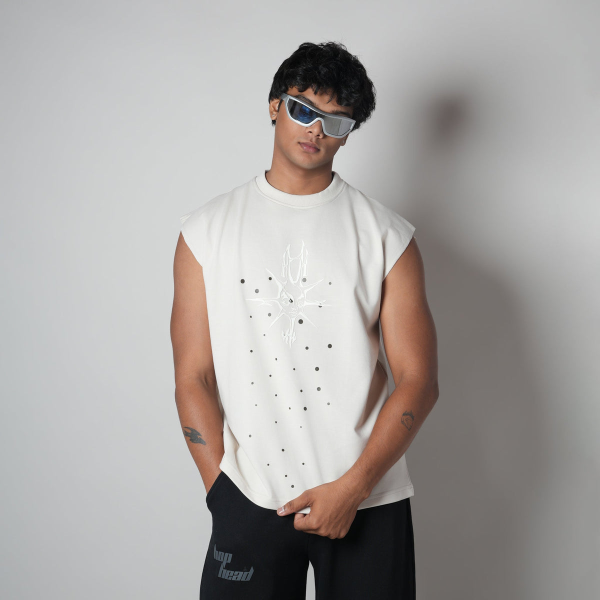 MORNING STAR IVORY SLEEVELESS GRAPHIC T-SHIRT