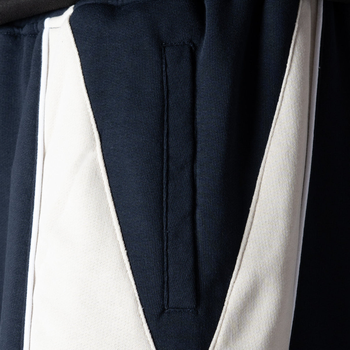 NAVY DOWNWARD ARROW SWEATPANT