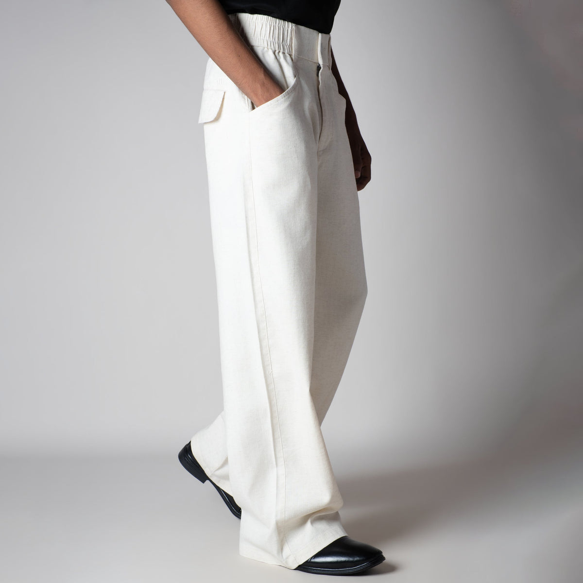 WHITE SOFTMOVE VERTICAL LINE SIGNATURE LINEN PANTS