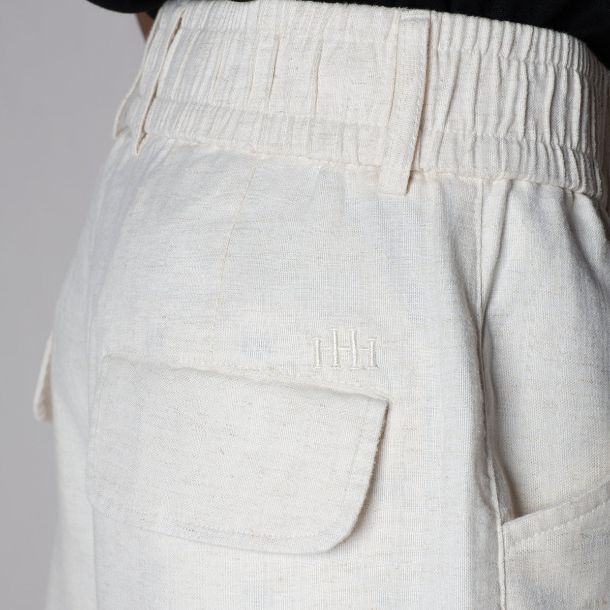 WHITE SOFTMOVE VERTICAL LINE SIGNATURE LINEN PANTS