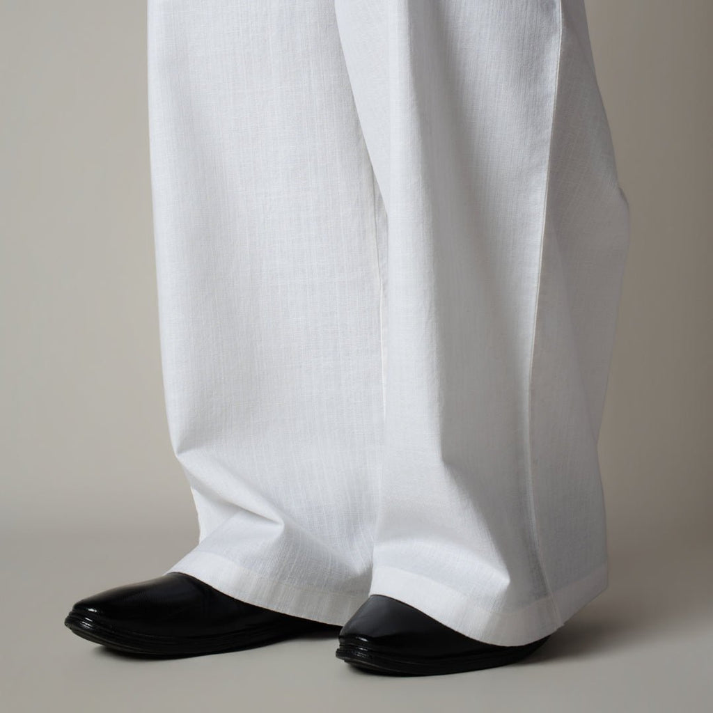 WHITE TEXTURED LINEN TRAVEL PANTS