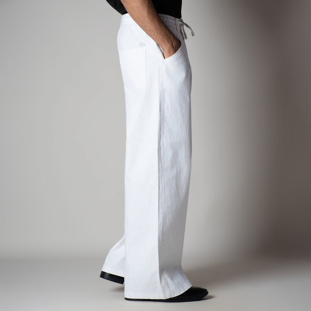 WHITE VERTICAL STRIPED PANT