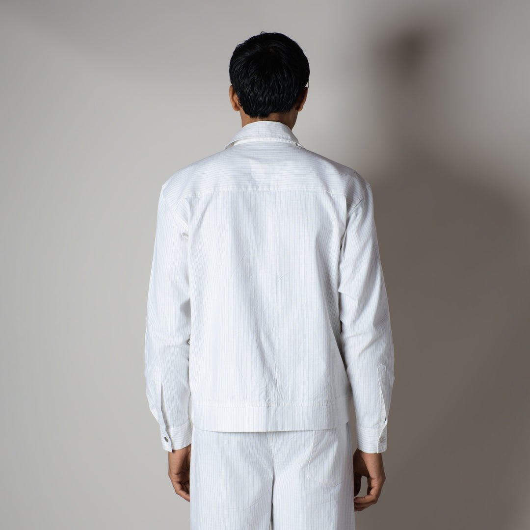 WHITE VERTICAL STRIPED ZIPPER JACKET